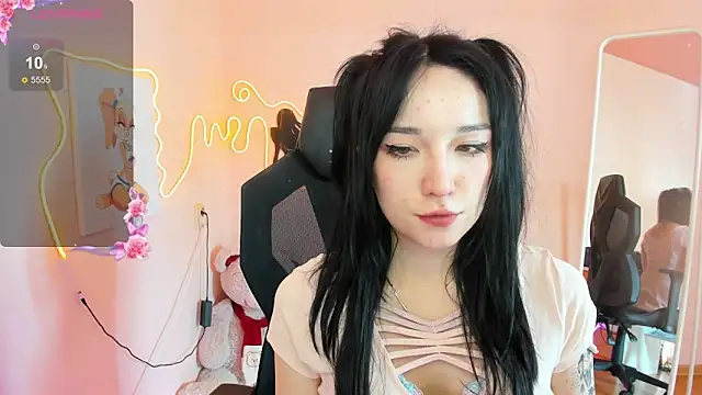 AliceeinWonderlanddd online show from 02/20/26, 06:26