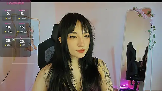 Snapshot of AliceeinWonderlanddd chatting on 04/25/26, 02:03 AliceeinWonderlanddd online show from 04/25/26, 02:03