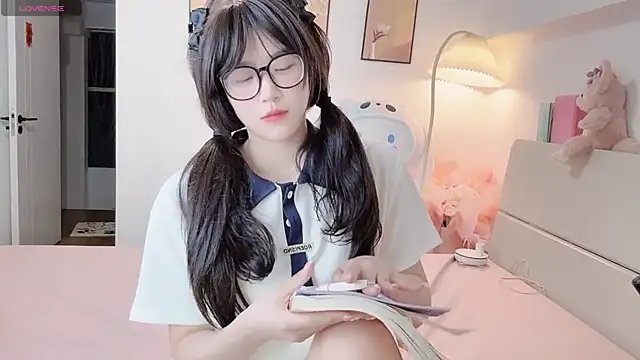 Luminous4173 online show from 05/05/26, 08:44
