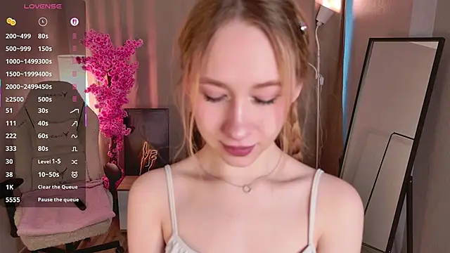 Snapshot of lil_monikaa chatting on 02/09/26, 02:10 lil monikaa online show from 02/09/26, 02:10