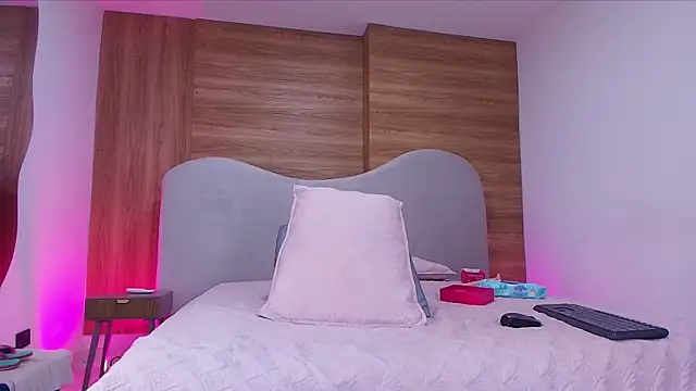 shaina adams online show from 02/14/26, 12:02