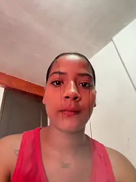 Snapshot of AyshelDoll1 chatting on 06/18/26, 07:29 AyshelDoll1 online show from 06/18/26, 07:29