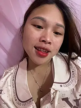 Emxinhka1 online show from 04/19/26, 02:49