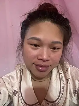 Emxinhka1 online show from 05/05/26, 09:06