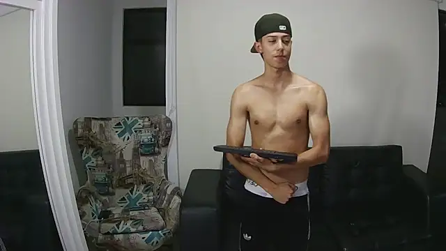 Snapshot of Matt_Jonnes chatting on 02/04/26, 05:02 Matt Jonnes online show from 02/04/26, 05:02