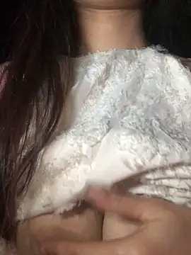 Snapshot of uyensexy chatting on 02/08/26, 07:34 uyensexy online show from 02/08/26, 07:34