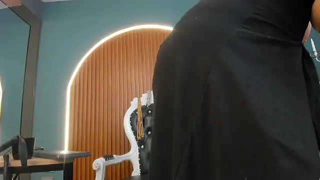 Snapshot of barbara_leython chatting on 02/14/26, 01:30 barbara leython online show from 02/14/26, 01:30