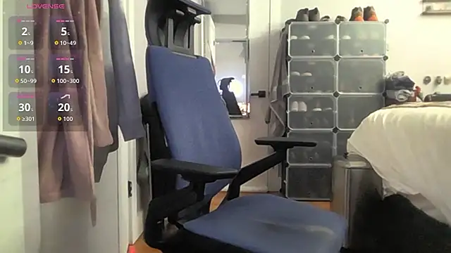 Snapshot of jomanf_slut chatting on 02/17/26, 10:12 jomanf slut online show from 02/17/26, 10:12