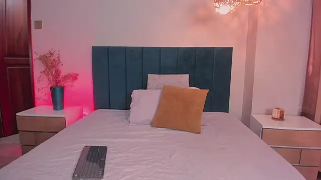 AnnaBroooks online show from 03/14/26, 10:04