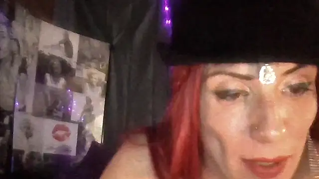 Snapshot of Paradice7 chatting on 02/19/26, 07:48 Paradice7 online show from 02/19/26, 07:48