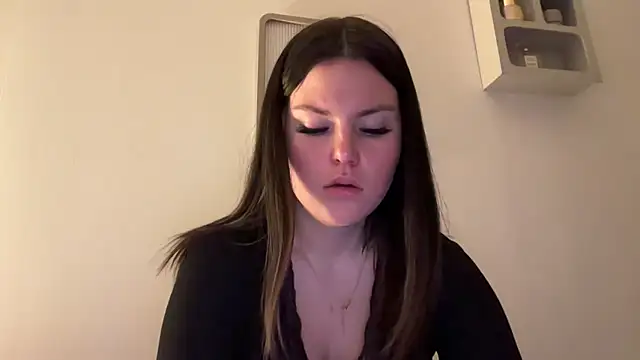 kiaraaaa75 online show from 02/01/26, 06:17