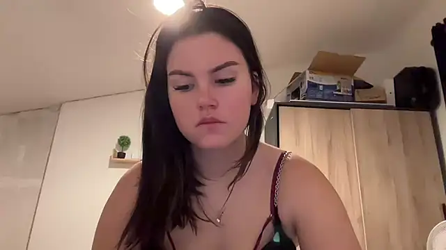 kiaraaaa75 online show from 02/15/26, 08:38