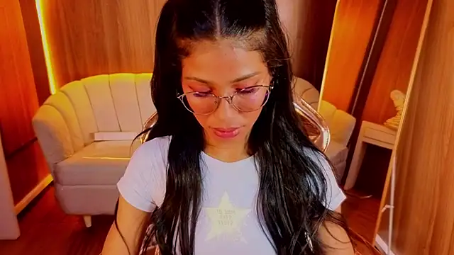 Alina b  online show from 07/22/26, 07:49