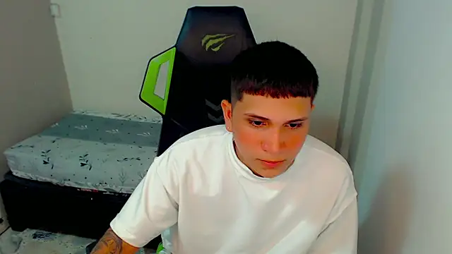 Black diamondd  online show from 04/17/26, 04:43