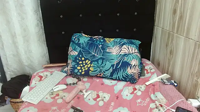 Snapshot of Camil4_milf_1 chatting on 02/03/26, 06:40 Camil4 milf 1 online show from 02/03/26, 06:40