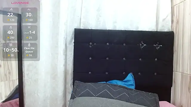 Snapshot of Camil4_milf_1 chatting on 02/17/26, 07:05 Camil4 milf 1 online show from 02/17/26, 07:05