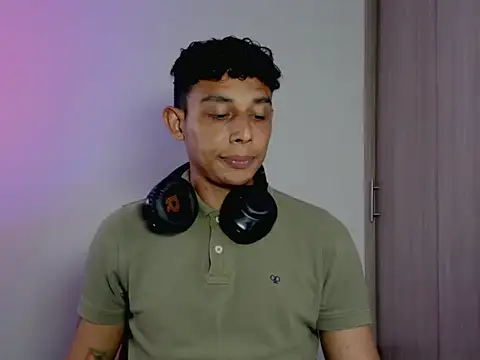 nilo2021 online show from 05/27/26, 01:57