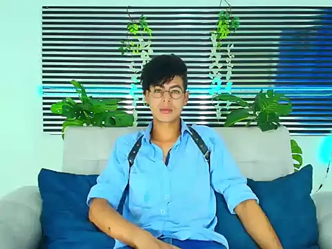 Snapshot of ThiiagoSaeenz chatting on 02/02/26, 01:32 ThiiagoSaeenz online show from 02/02/26, 01:32