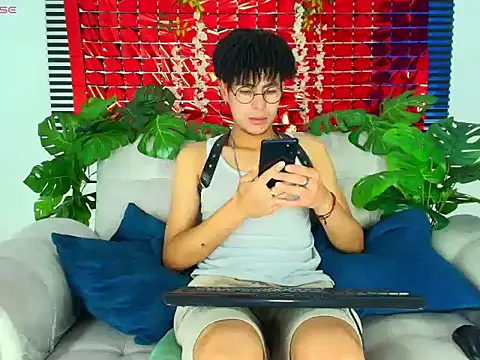 Snapshot of ThiiagoSaeenz chatting on 02/23/26, 03:31 ThiiagoSaeenz online show from 02/23/26, 03:31