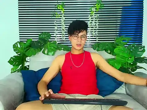 Snapshot of ThiiagoSaeenz chatting on 03/01/26, 04:25 ThiiagoSaeenz online show from 03/01/26, 04:25