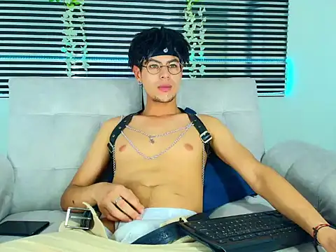 ThiiagoSaeenz online show from 04/01/26, 04:35