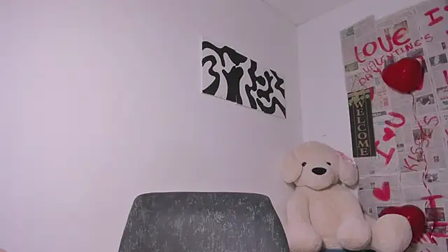 Nia13 online show from 02/17/26, 06:32