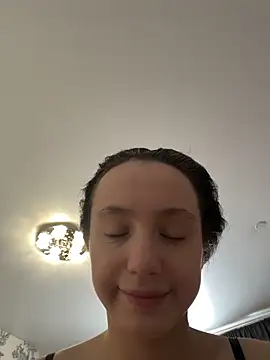 MiaTee online show from 02/09/26, 03:43