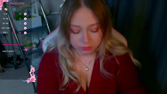 Snapshot of Emiliaaah chatting on 02/13/26, 11:06 Emiliaaah online show from 02/13/26, 11:06