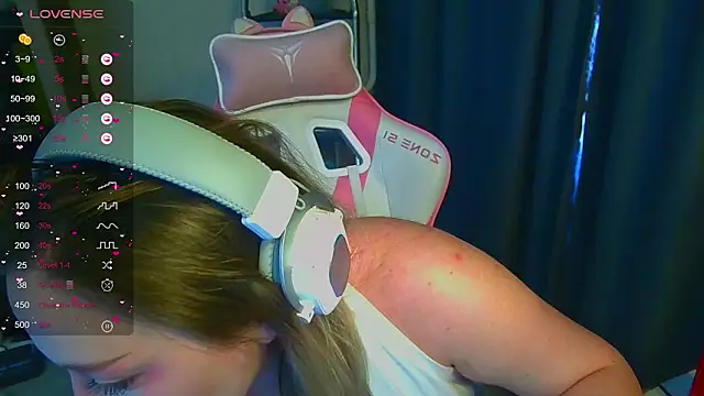 Snapshot of Emiliaaah chatting on 02/26/26, 07:40 Emiliaaah online show from 02/26/26, 07:40