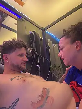 Snapshot of mileslongdeep chatting on 03/26/26, 06:52 mileslongdeep online show from 03/26/26, 06:52