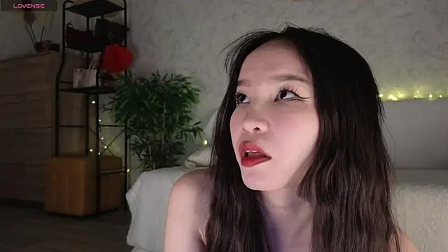 saya li11 online show from 02/24/26, 05:11