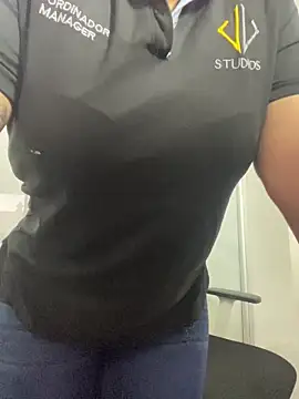 Nahomy Benett online show from 02/22/26, 11:42