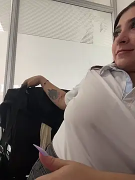 Nahomy Benett online show from 03/05/26, 12:01