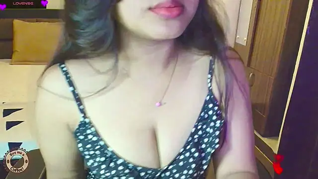 Snapshot of Yara-143 chatting on 06/28/26, 06:47 Yara-143 online show from 06/28/26, 06:47