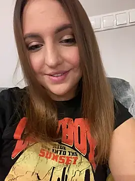 AliceDesmee online show from 02/08/26, 06:22