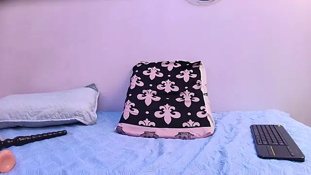 Snapshot of melany_roberts_ chatting on 02/12/26, 03:12 melany roberts online show from 02/12/26, 03:12