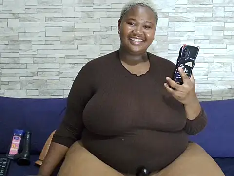 Snapshot of BustyBmw chatting on 02/02/26, 06:28 BustyBmw online show from 02/02/26, 06:28