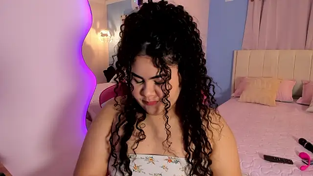 Snapshot of LOU_22_ chatting on 02/07/26, 12:53 LOU 22 online show from 02/07/26, 12:53