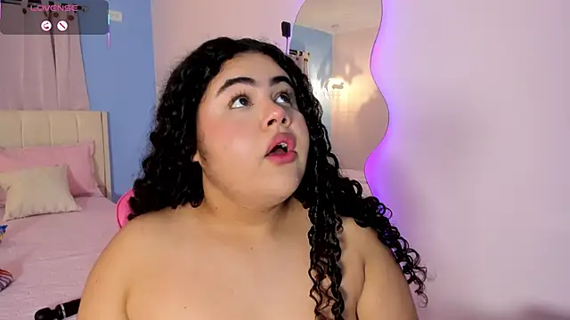 Snapshot of LOU_22_ chatting on 02/18/26, 12:34 LOU 22 online show from 02/18/26, 12:34