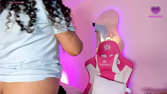 Snapshot of LOU_22_ chatting on 02/25/26, 12:59 LOU 22 online show from 02/25/26, 12:59