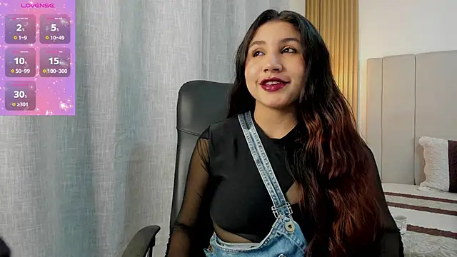 Victoria Rosee online show from 04/11/26, 12:53