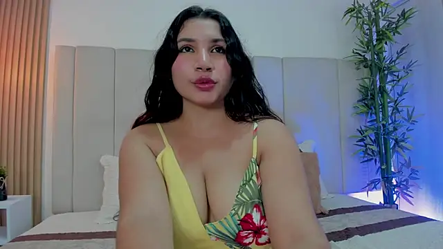 Snapshot of Victoria_Rosee chatting on 05/11/26, 02:45 Victoria Rosee online show from 05/11/26, 02:45