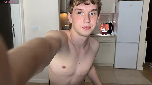 Snapshot of Friday_gay_dude chatting on 07/12/26, 04:09 Friday gay dude online show from 07/12/26, 04:09