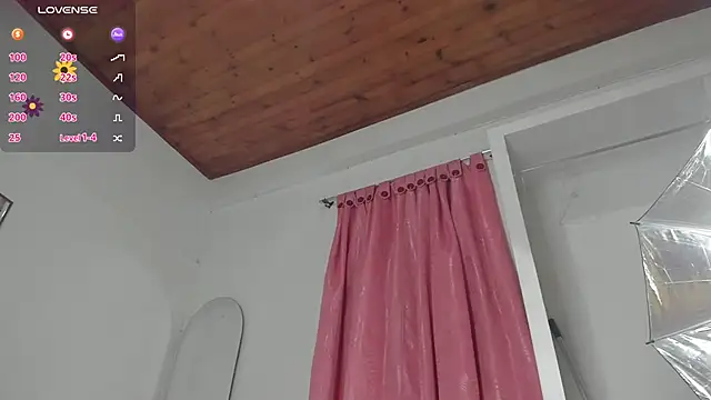 luna velveth online show from 04/10/26, 10:31