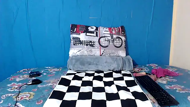 Snapshot of PrettyLisa26 chatting on 02/17/26, 11:07 PrettyLisa26 online show from 02/17/26, 11:07