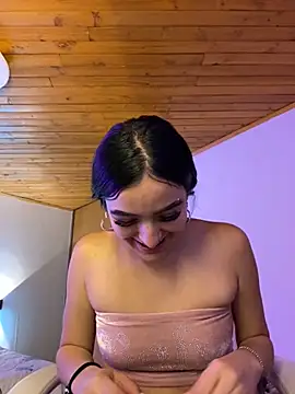 Snapshot of Valery_pink18 chatting on 02/15/26, 01:02 Valery pink18 online show from 02/15/26, 01:02