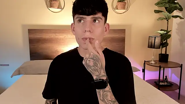 Snapshot of Angel_eros_ chatting on 02/04/26, 08:03 Angel eros online show from 02/04/26, 08:03