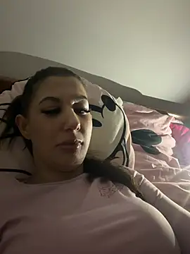 Snapshot of Aura899 chatting on 02/28/26, 04:57 Aura899 online show from 02/28/26, 04:57