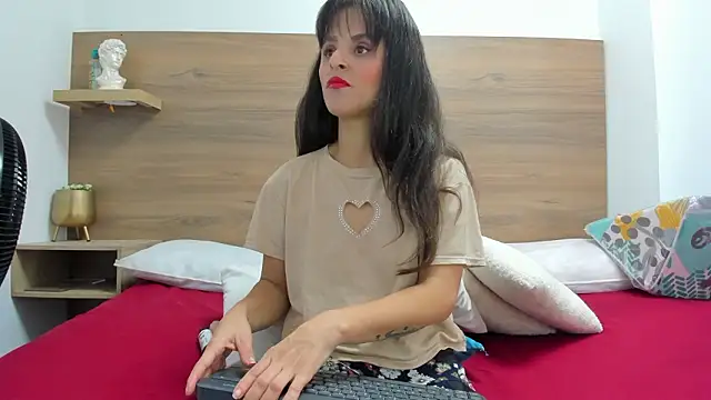 Snapshot of luz-miiaa chatting on 02/23/26, 11:40 luz-miiaa online show from 02/23/26, 11:40