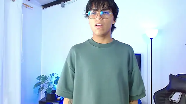 Snapshot of Maecum18 chatting on 02/05/26, 09:41 Maecum18 online show from 02/05/26, 09:41